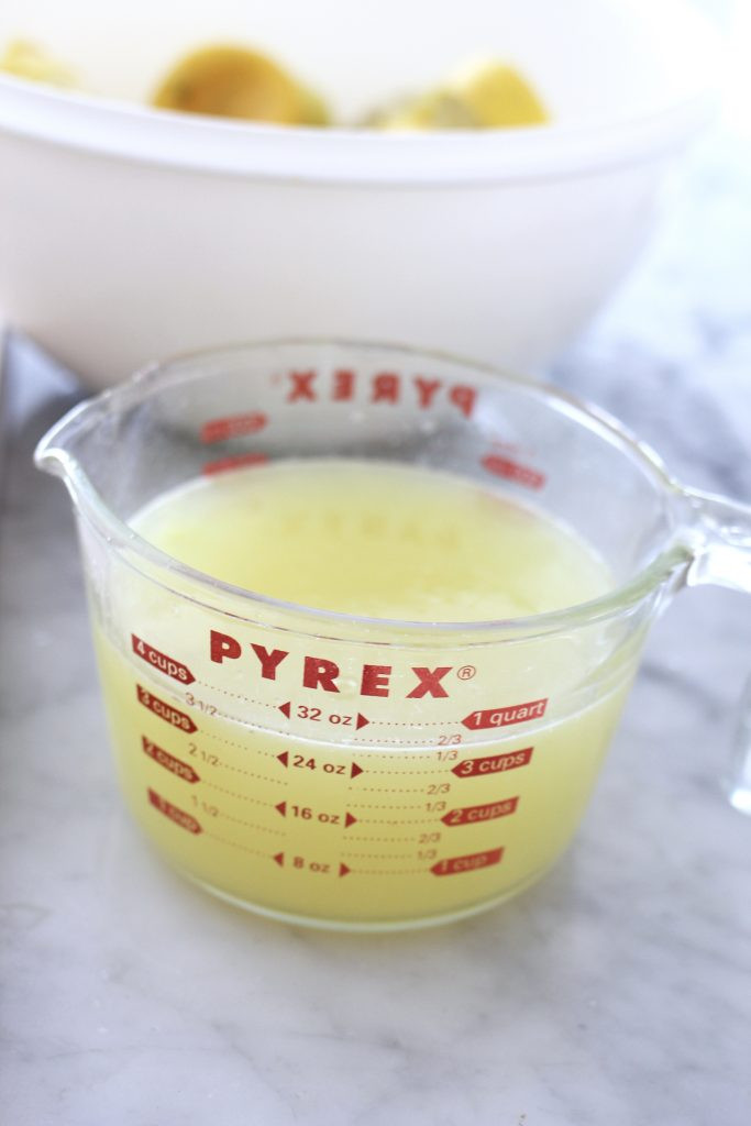 Sweetening Lemonade with Simple Syrup